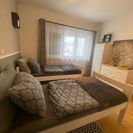Apartman El Ogulin Luaran gambar