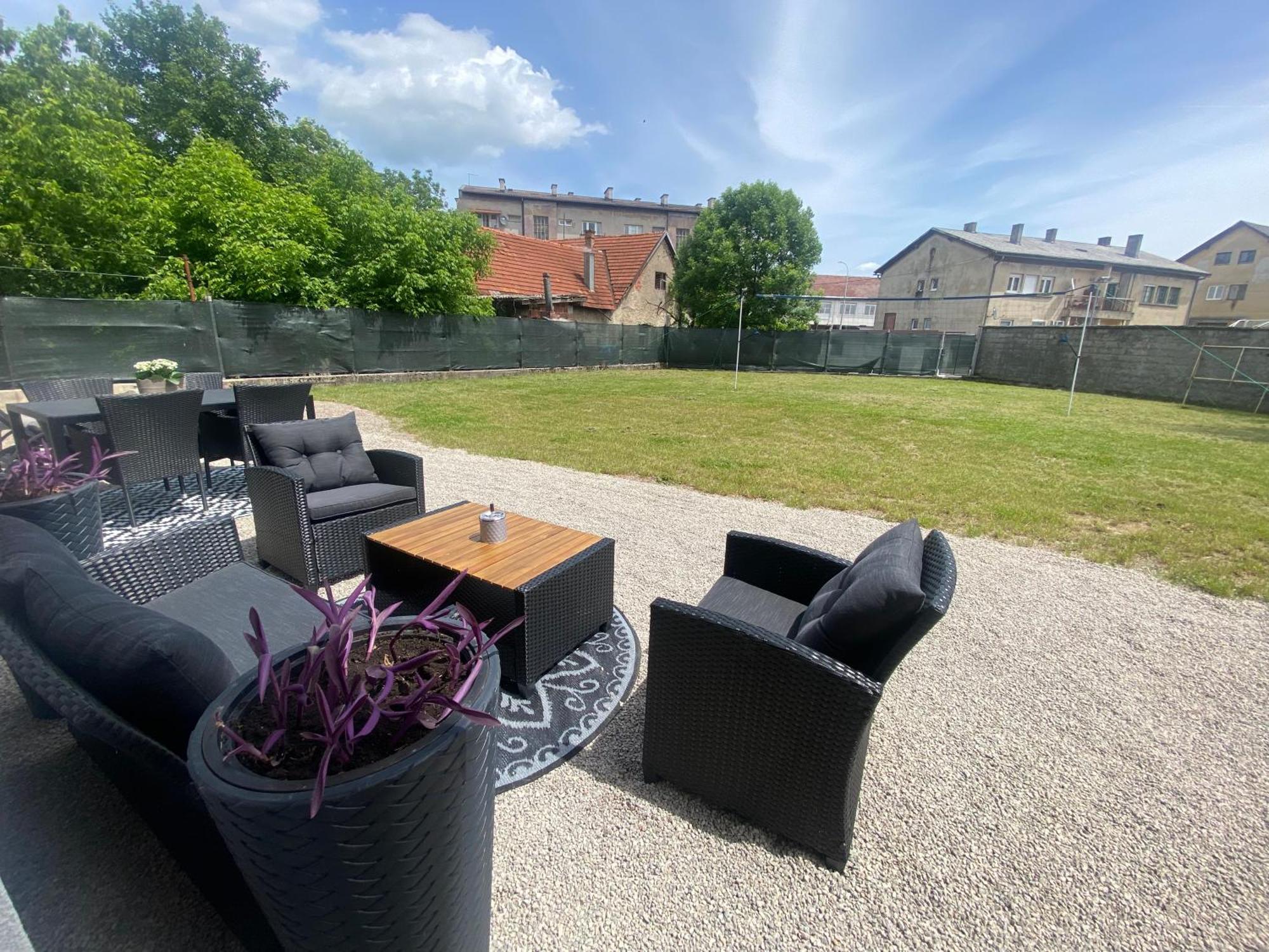 Apartman El Ogulin Luaran gambar