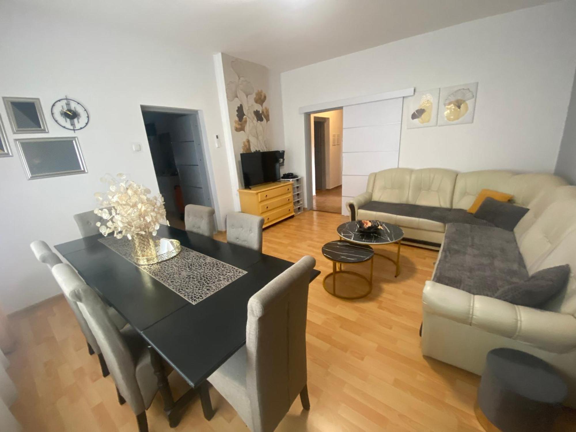 Apartman El Ogulin Luaran gambar